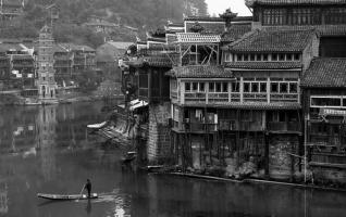 Important Taboos when Traveling in Fenghuang town 