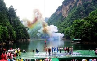 "Challenges of extreme suffocation" PK contest held in Zhangjiajie 