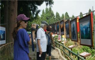 Zhangjiajie Huangshizhai scenic scenery photo exhibition held 