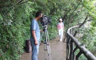 CCTV Shoots Feature Program about Zhangjiajie Tianmen Mountain 