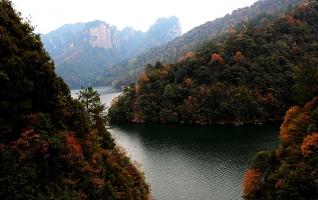 Wulingyuan Suoxi Lake autumn scenery pictures 