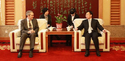 British Professor Peter Taylor Visits Hunan 