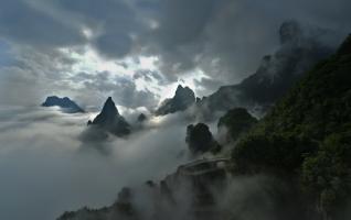 Tianmenshan ​​clouds landscape Photo Gallery 