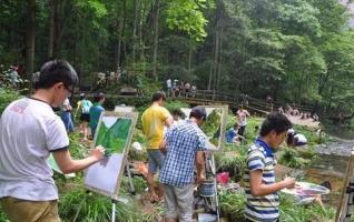 Zhangjiajie Tourism Summer Hot, Students Being the Main Source 