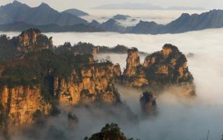 Zhangjiajie Tianzi Mountain, A Fairyland in the Autumn 