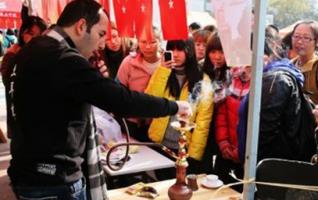 Overseas Students Showcase Their Custom and Culture in Hunan 