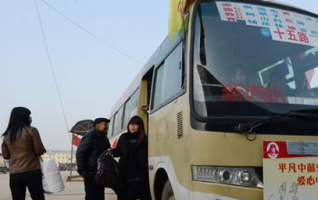 Various Ways to Promote the Lei Feng Spirit in Hunan 