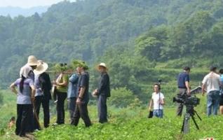 CCTV Shooting Folk Customs and Farming Culture in ZJJ Wangguping 