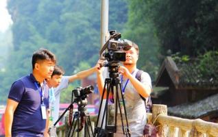 More than 200 Television Persons came to ZJJ Wulingyuan 