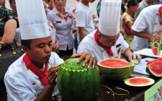 First Jishou Watermelon Culture Festival Held in Shuangtang Town 