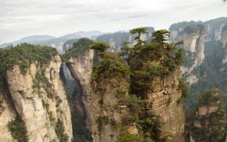 Zhangjiajie Tianzi Mountain became one of the 10 Amazing Places 