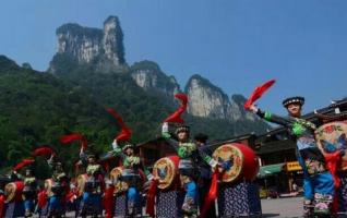 Western Hunan Tour for Having A Special New Year in Dehang Miao Village 