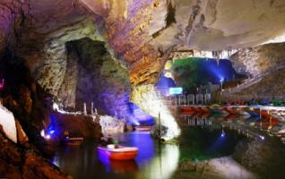 Night Travel in Zhangjiajie Huanglongdong Scenic Area from April 