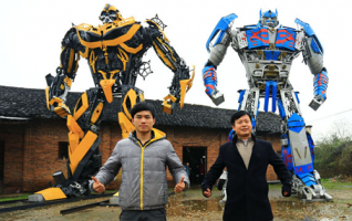 Hunan Hengyang Farmers Make Transformers with Recycled Auto Parts 