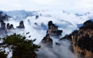 Yuanjiajie shows “Suspended Mountain” Spectacle 