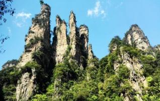 Zhangjiajie Wulingyuan scenic area appears a Blue April 