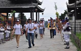 World Heritage Volunteers Visit Dong Villages 