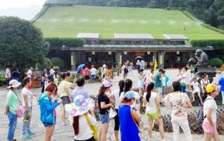 Quality Upgrade, Huanglong Hole received 1 Million Visitors during 8 Months 