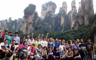 European and American tourists show favor in Zhangjiajie 