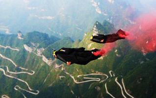 Noah Bahnson Crowned Wingsuit Champion 2015 in Zhangjiajie 