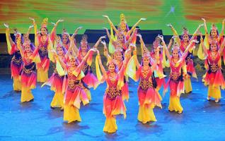 Dance Drama “Festive Celebrations in Turpan” Performed in Hunan 