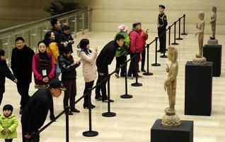 Poly Returned Overseas Classic Cultural Relics Exhibition Kicks off 