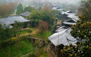 ZJJ Huanglong Hole welcomes the first snow this winter 