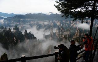 The Intoxicated Spring Clouds Wonderland in ZJJ Tianzi Mountain 