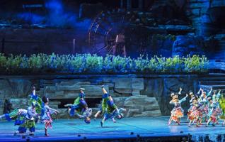 《Misty Rain in Zhangjiajie》launches two performances each day 