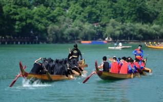 Superman VS Batman to Greet Dragon Boat Festival 