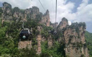 Zhangjiajie Tianzi Mountain cableway comes back for working 