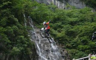 2016 Tianmenshan ladder downhill cycling competition will open 