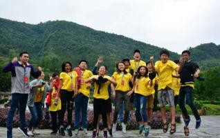 Indonesian Chinese teenagers praise Zhangjiajie like fairyland 