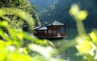 Zhangjiajie Baofeng Lake is restored after the storm 