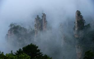 Zhangjiajie Tianzi mountain, A “Suspended” and Ink fairyland 