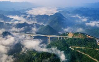 Longshan-Yongshun Expressway Opens to Traffic 