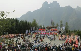 Miao People Hold Cultural Festival to Worship Ancestor 