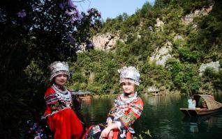 Zhangjiajie March Tour, A Poetry in Baofeng lake