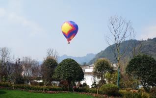 Hot-air balloon experience tour in Zhangjiajie