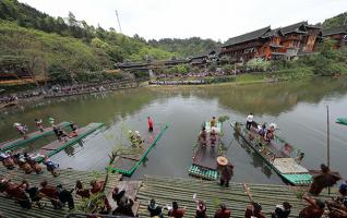 Singing Festival of Dong Ethnic Group Enchants Visitors