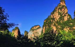 Zhangjiajie shows “Blue landscape” in early summer