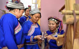 Hunan Miao Embroidery Techniques Promoted