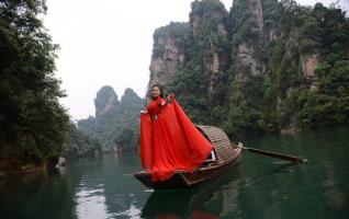 3 Minutes’ Hunan Tourism Advertising Video Shoots in Wulingyuan