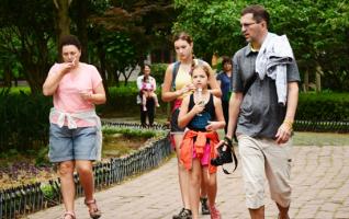 Chinese and Foreign Tourists were intoxicated in Huanglong scenic area