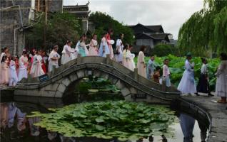 Students Enjoy Happy Summer Vacation