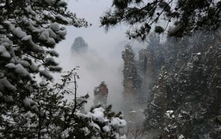 Zhangjiajie's ice and snow clouds enters the painting