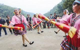 Linwu Yao People Dance to Celebrate Spring Festival